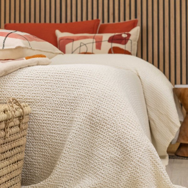 Plaid Courte Pointe Cosmopolitan