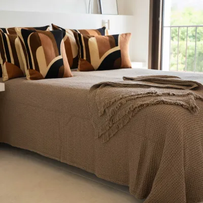 Plaid Courte Pointe Cosmopolitan